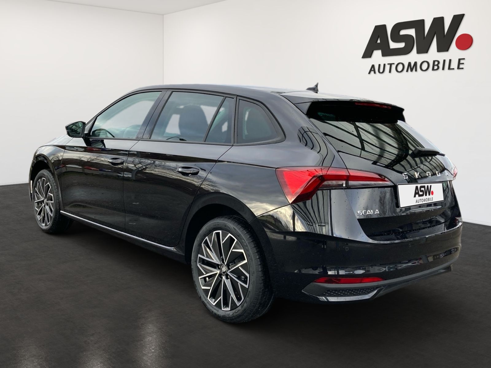 Fahrzeugabbildung SKODA Scala Tour 1,0TSI 116PS DSG Navi Kamera ACC PDC