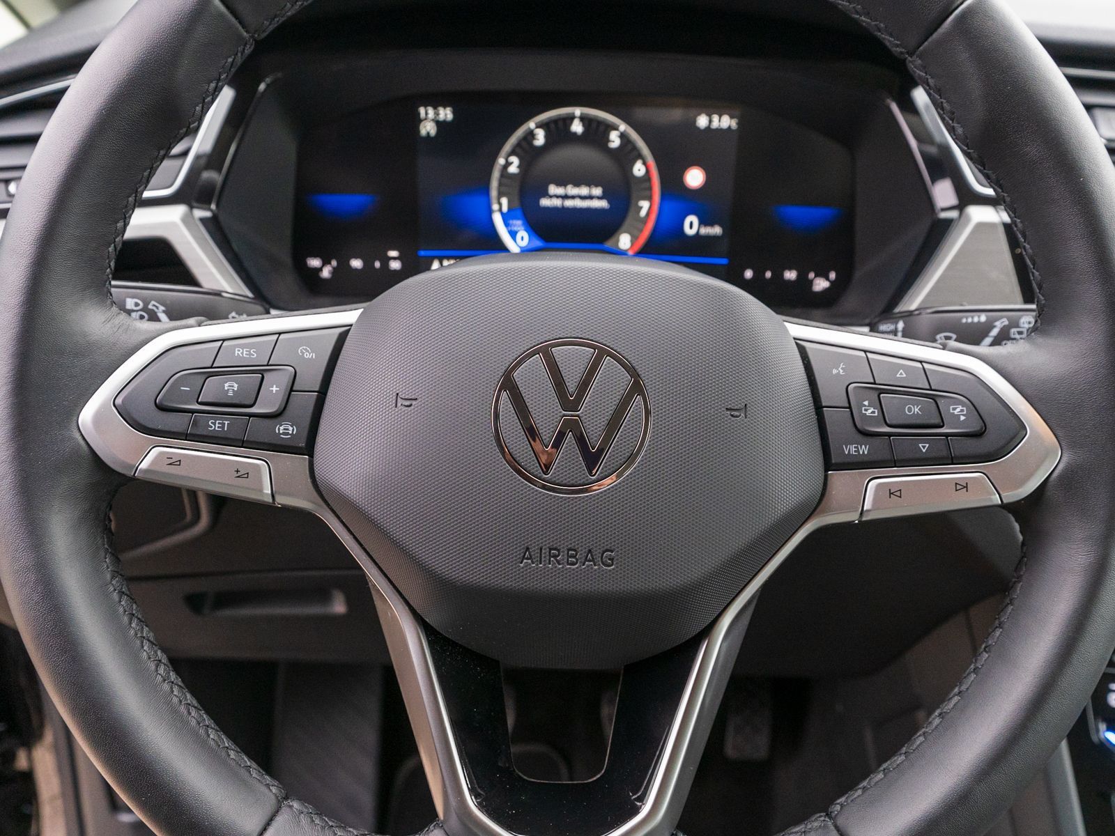 Fahrzeugabbildung Volkswagen Touran Comfortline 1.5 TSI Navi ACC VC 7-Sitzer