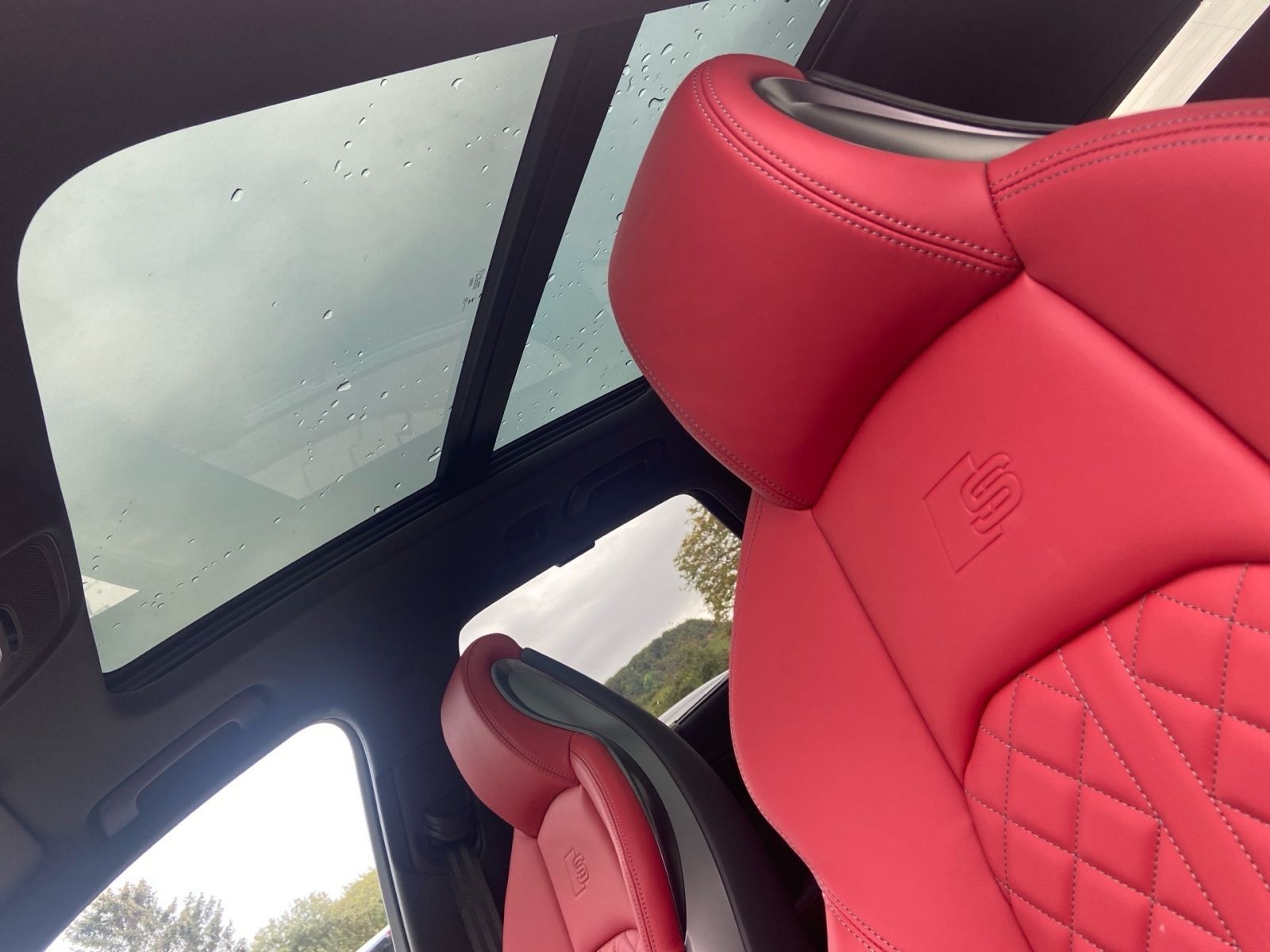 Fahrzeugabbildung Audi S4 Avant TDI 251(341) kW(PS) tiptronic