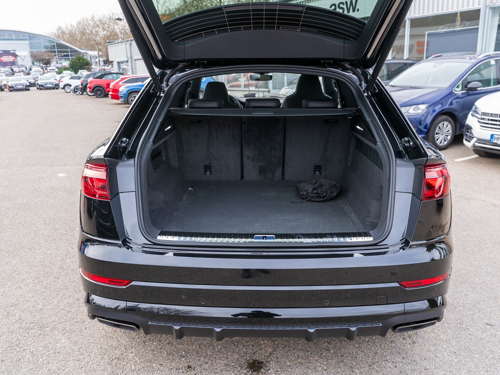 Fahrzeugabbildung Audi Q8 50TDI Sline quattro Navi Matrix StandHz 360°