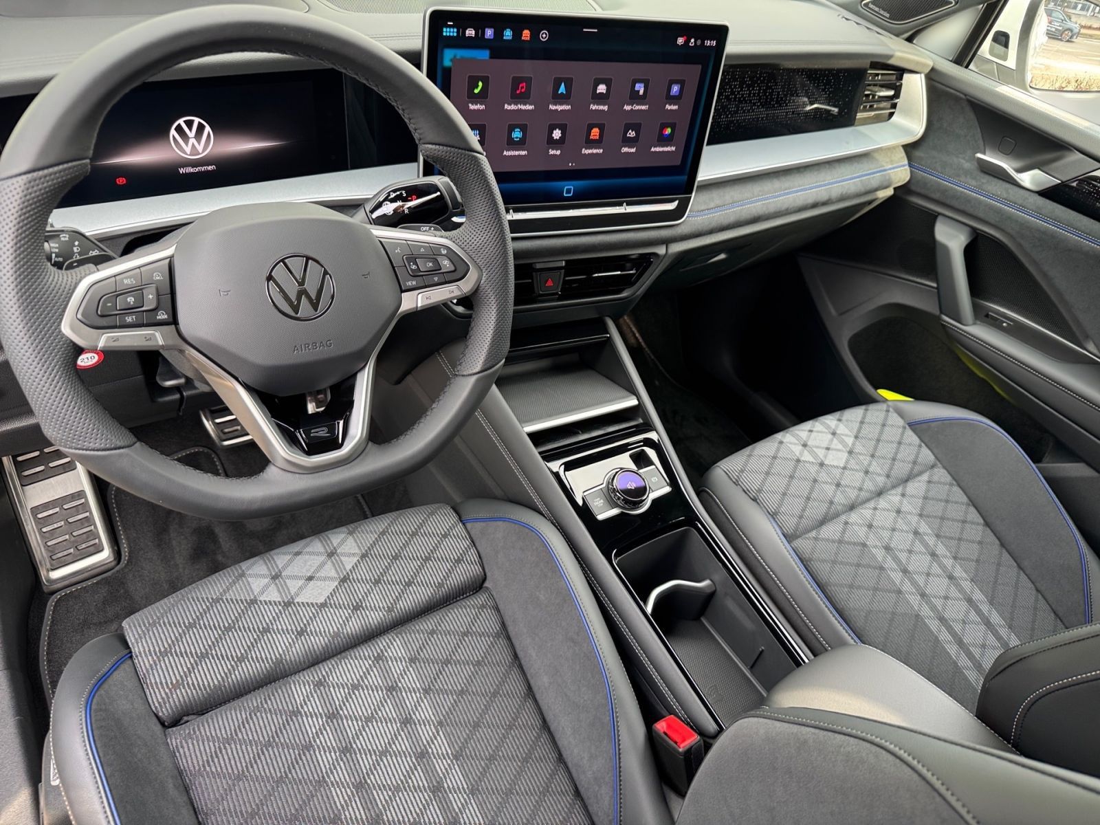 Fahrzeugabbildung Volkswagen Tayron R-Line 2.0TDI 4M 142 kW (193PS) DSG *AHK*