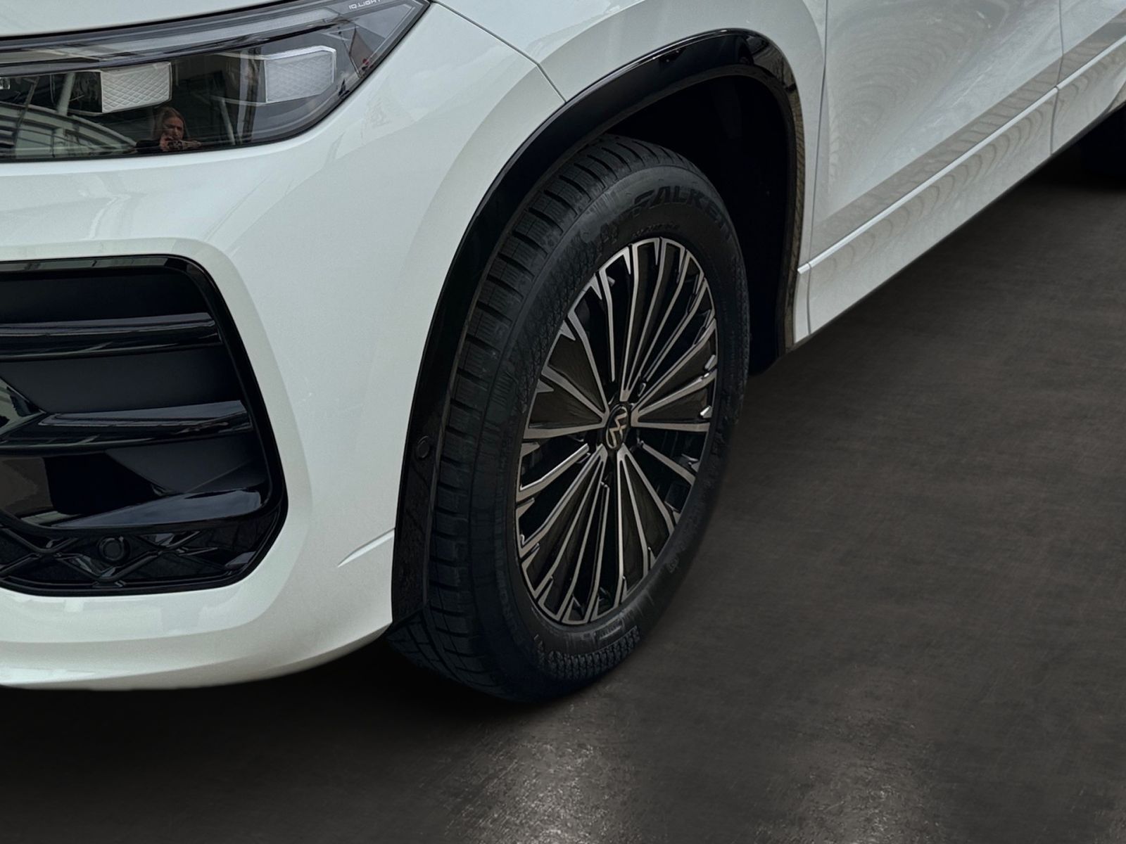 Fahrzeugabbildung Volkswagen Tayron R-Line 2.0TDI 4M 142 kW (193PS) DSG *AHK*