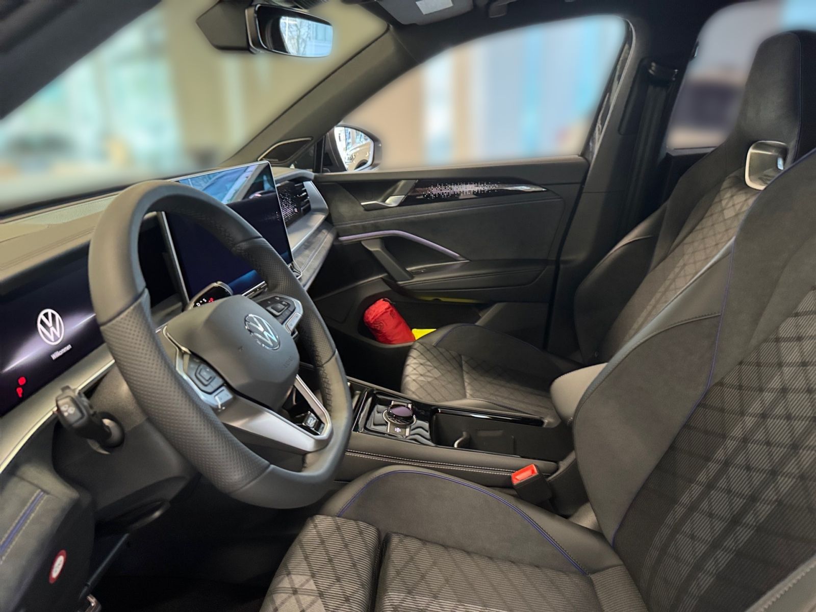 Fahrzeugabbildung Volkswagen Tayron R-Line 2,0 TDI 4M 142kW (193PS) DSG *AHK*