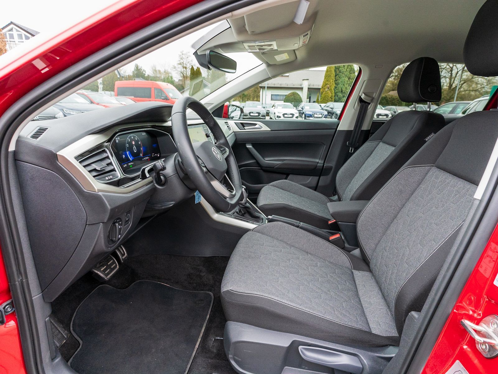 Fahrzeugabbildung Volkswagen Polo Move 1.0TSI DSG LED Navi RFK ACC AHK SHZ