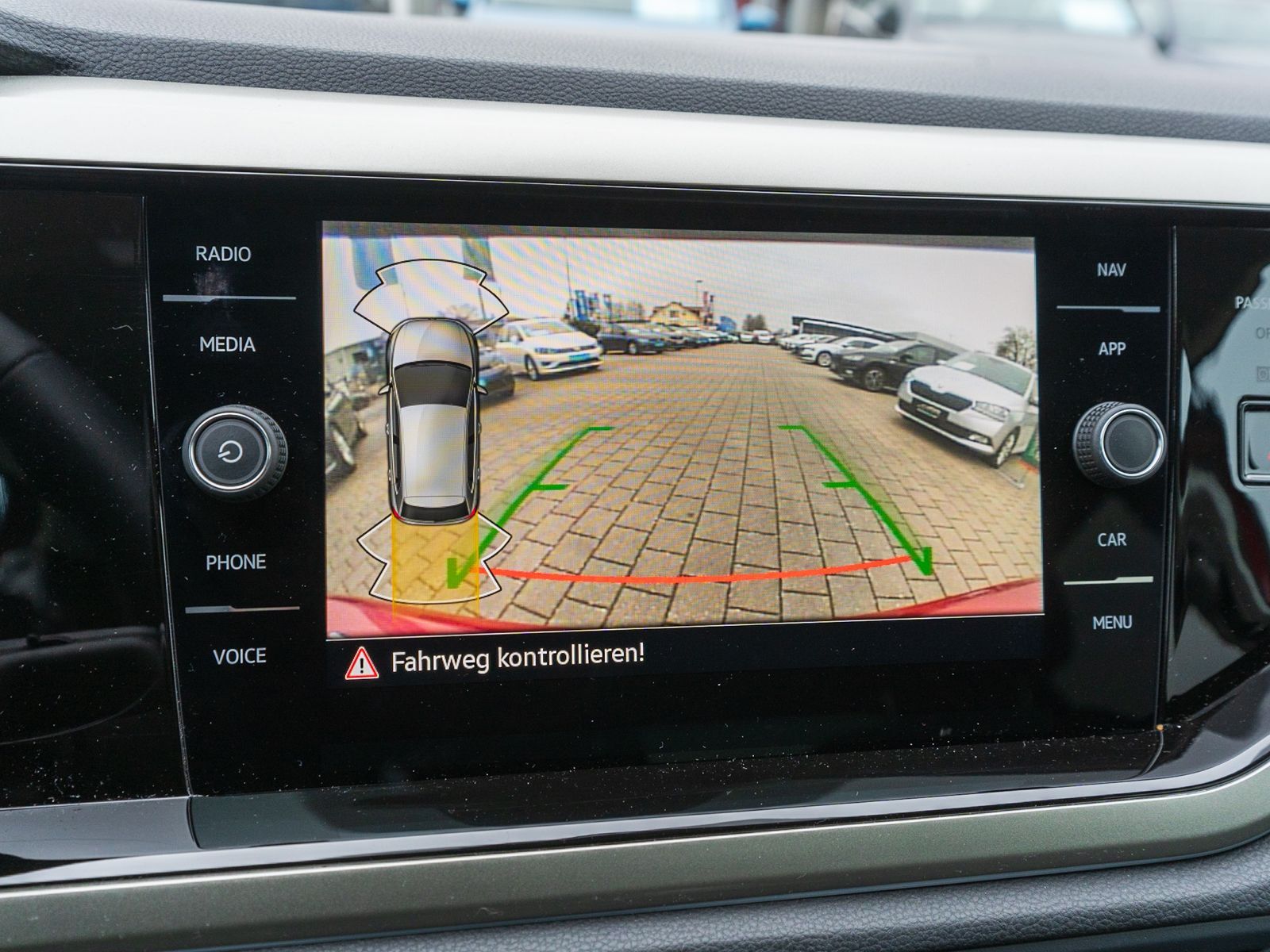 Fahrzeugabbildung Volkswagen Polo Move 1.0TSI DSG LED Navi RFK ACC AHK SHZ