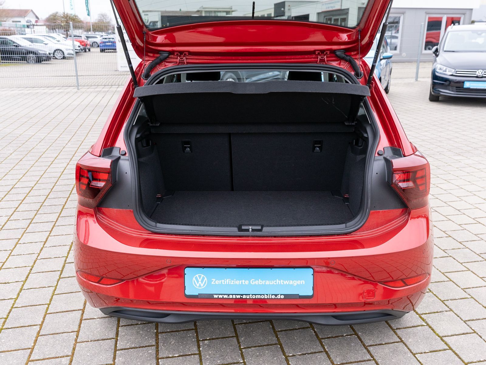 Fahrzeugabbildung Volkswagen Polo Move 1.0TSI DSG LED Navi RFK ACC AHK SHZ