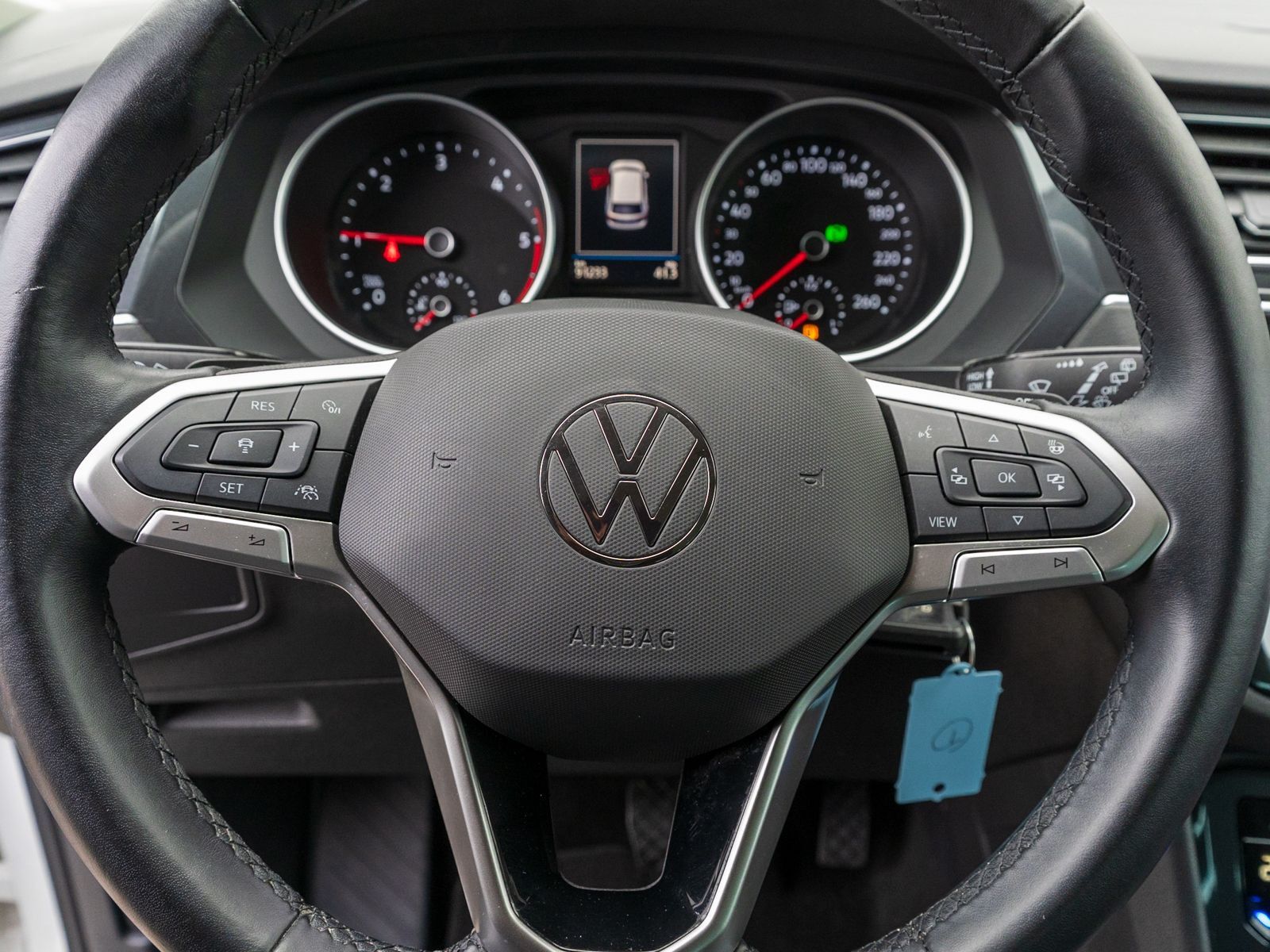 Fahrzeugabbildung Volkswagen Tiguan Life 2.0 TDI 4M DSG Navi LED ACC RFK SHZ