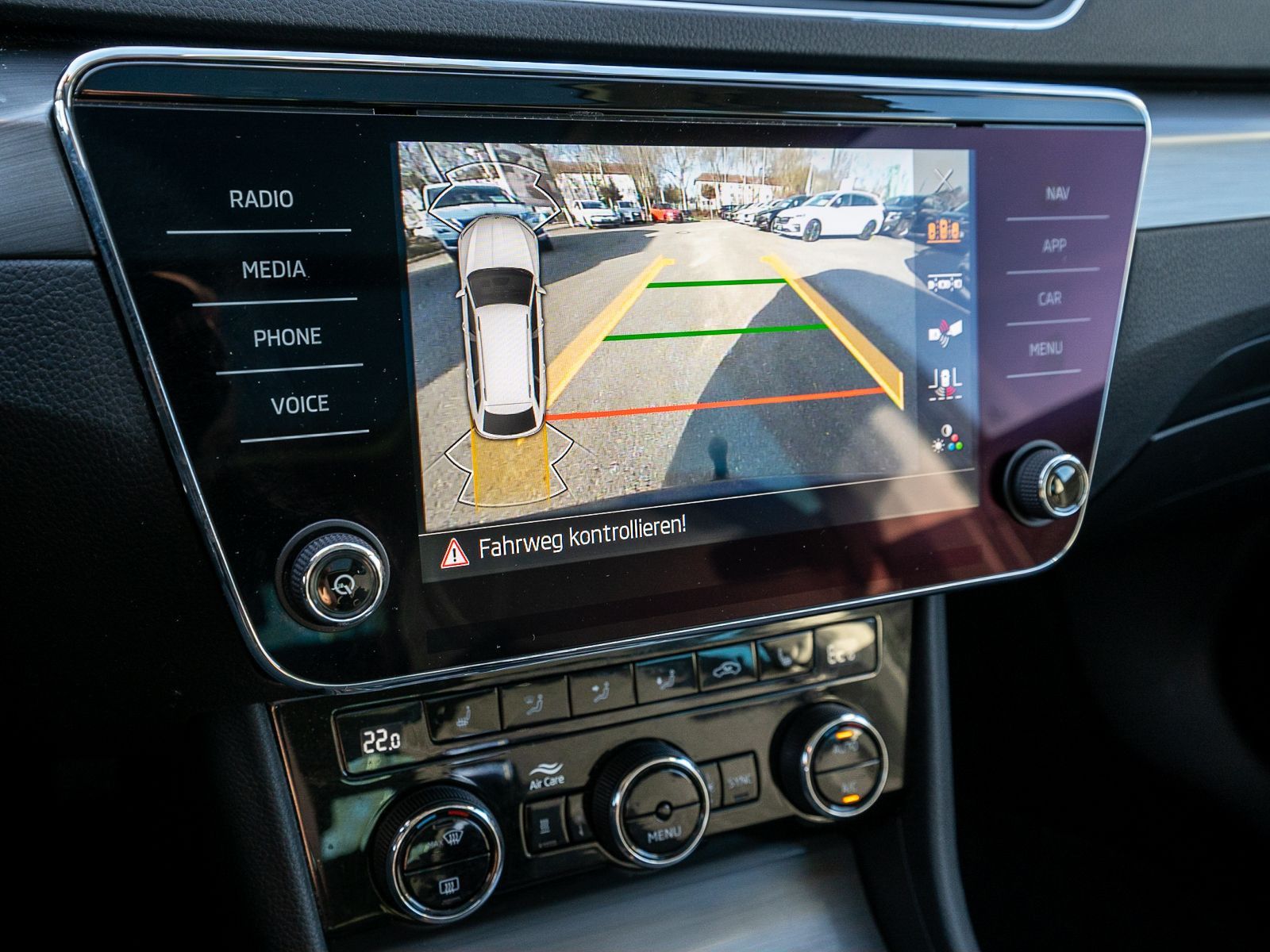 Fahrzeugabbildung SKODA Superb iV Combi Style 1.4Hybrid NAVI PANO VC AHK