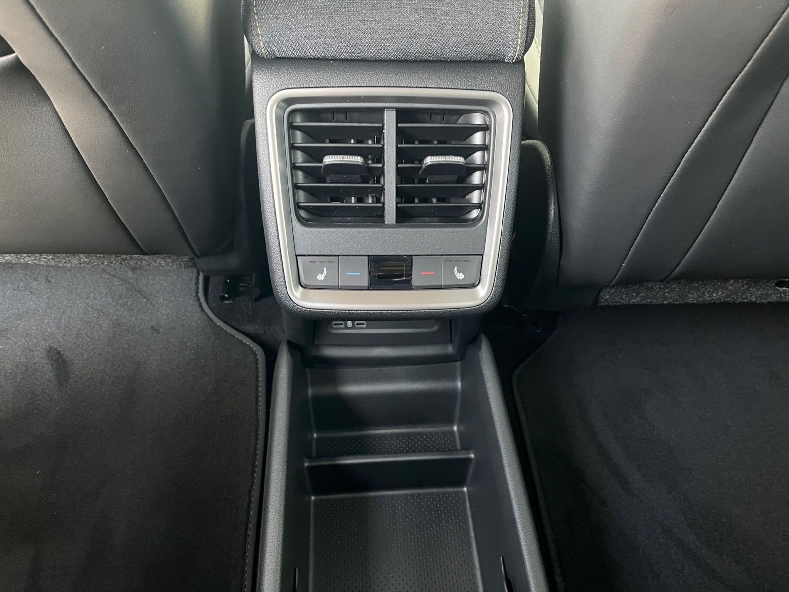 Fahrzeugabbildung SKODA Elroq 55kWh 125kW 19" Navi Kamera PDC ACC SH AHK