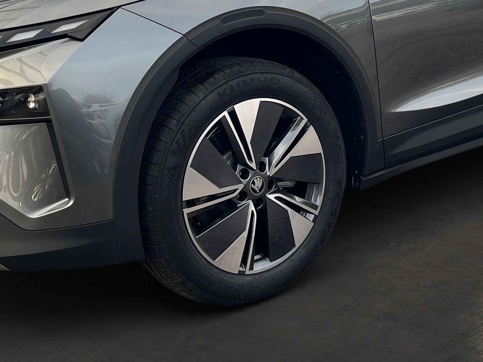 Fahrzeugabbildung SKODA Elroq 55kWh 125kW 19" Navi Kamera PDC ACC SH AHK