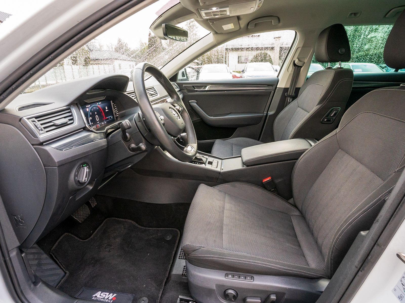 Fahrzeugabbildung SKODA Superb Combi Style 2.0 TDI DSG Navi ACC RFK AHK