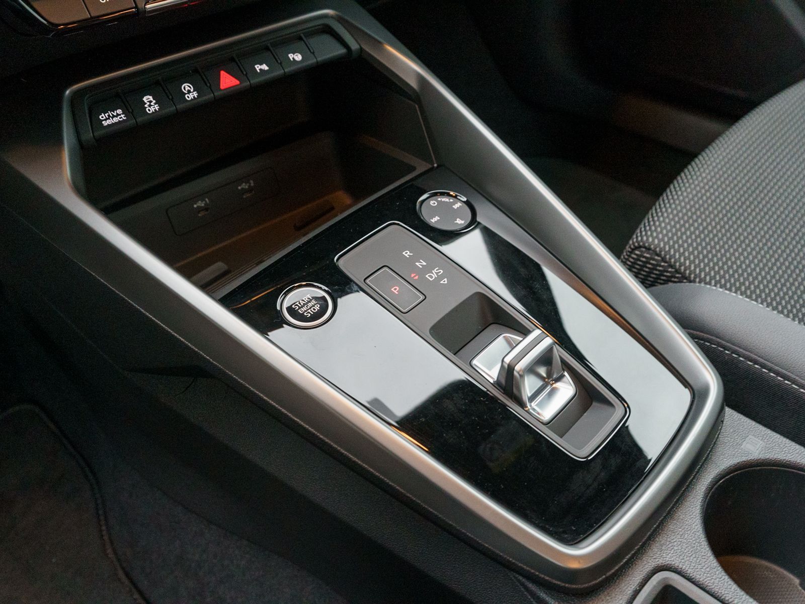Fahrzeugabbildung Audi A3 Sportback Sline 30TDI Navi Matrix ACC SHZ VC
