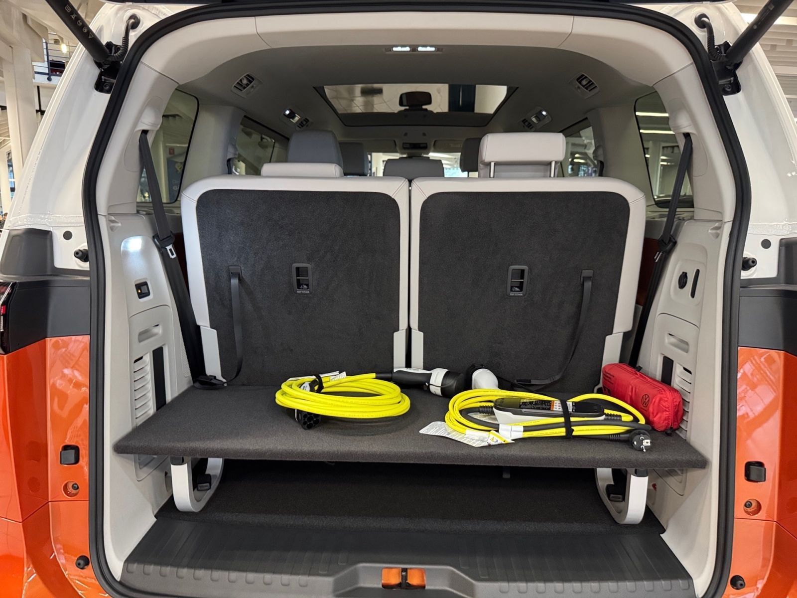 Fahrzeugabbildung Volkswagen ID.Buzz Pro 210 kW (286 PS) Automatik *7-Sitzer*