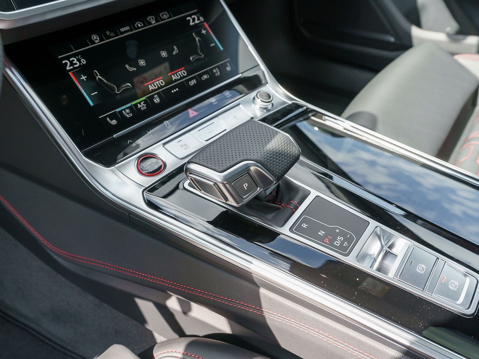 Fahrzeugabbildung Audi RS 6 Avant performance 463(630) kW(PS) tiptronic