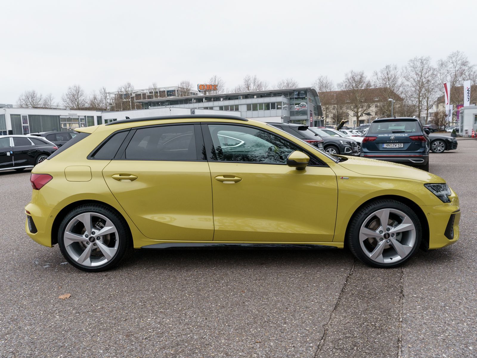 Fahrzeugabbildung Audi A3 Sportback S line 30TDI Stronic Navi AHK ACC