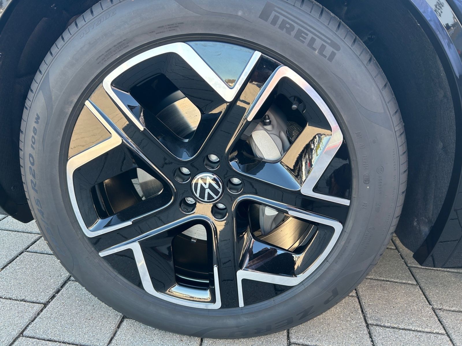 Fahrzeugabbildung Volkswagen Touareg R-Line 286PS Luftfahrwerk Allradlenkung