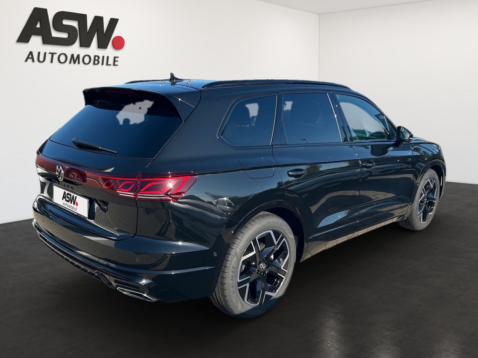 Fahrzeugabbildung Volkswagen Touareg R-Line 286PS Luftfahrwerk Allradlenkung