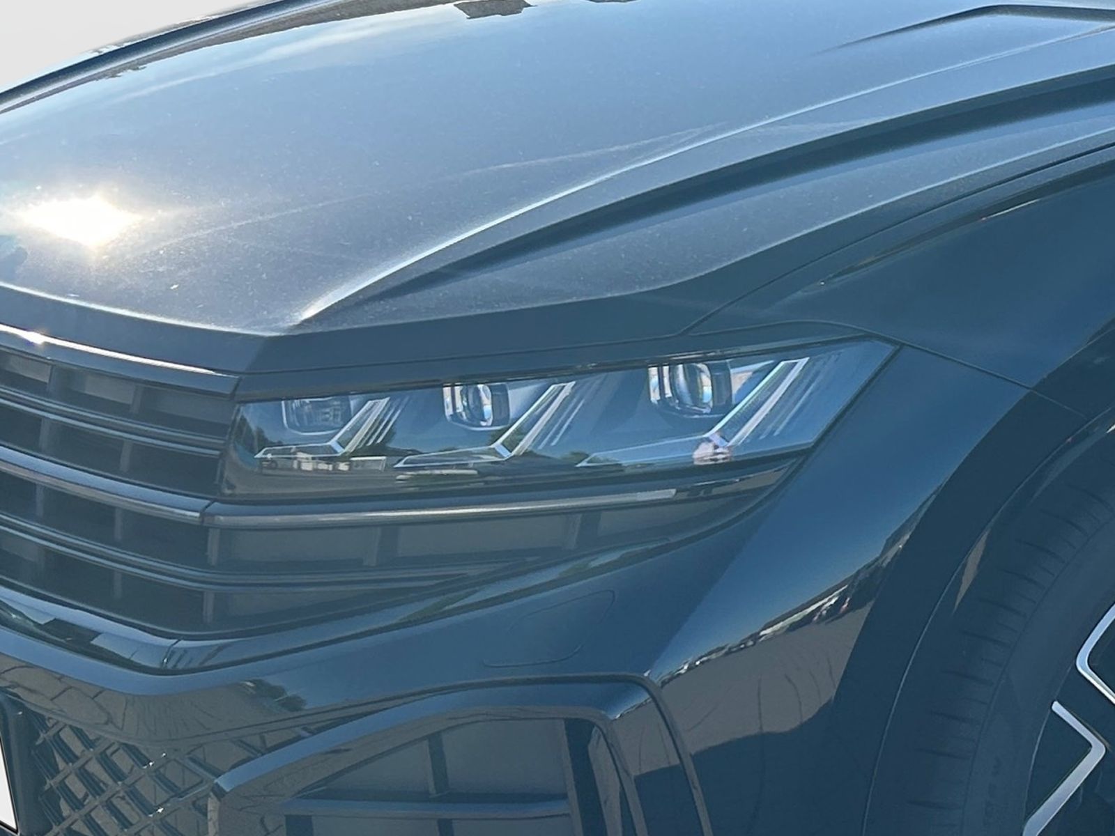 Fahrzeugabbildung Volkswagen Touareg R-Line 286PS Luftfahrwerk Allradlenkung