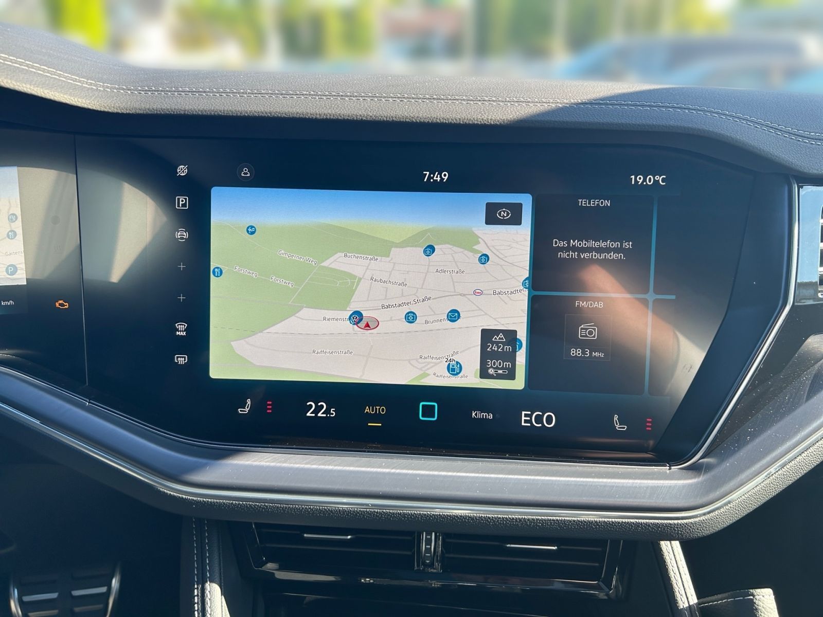 Fahrzeugabbildung Volkswagen Touareg R-Line 286PS Luftfahrwerk Allradlenkung