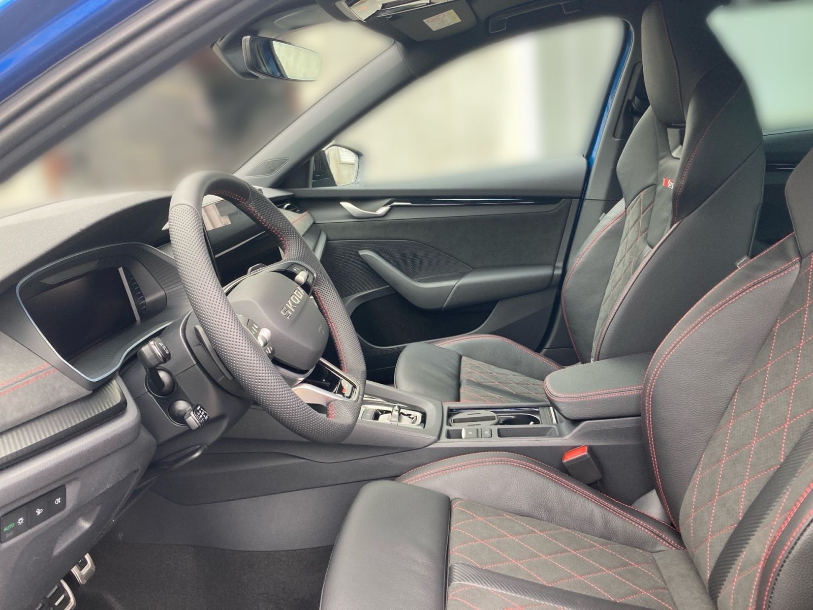 Fahrzeugabbildung SKODA Octavia Combi RS 2,0 TSI 265PS DSG ACC 360° AHK