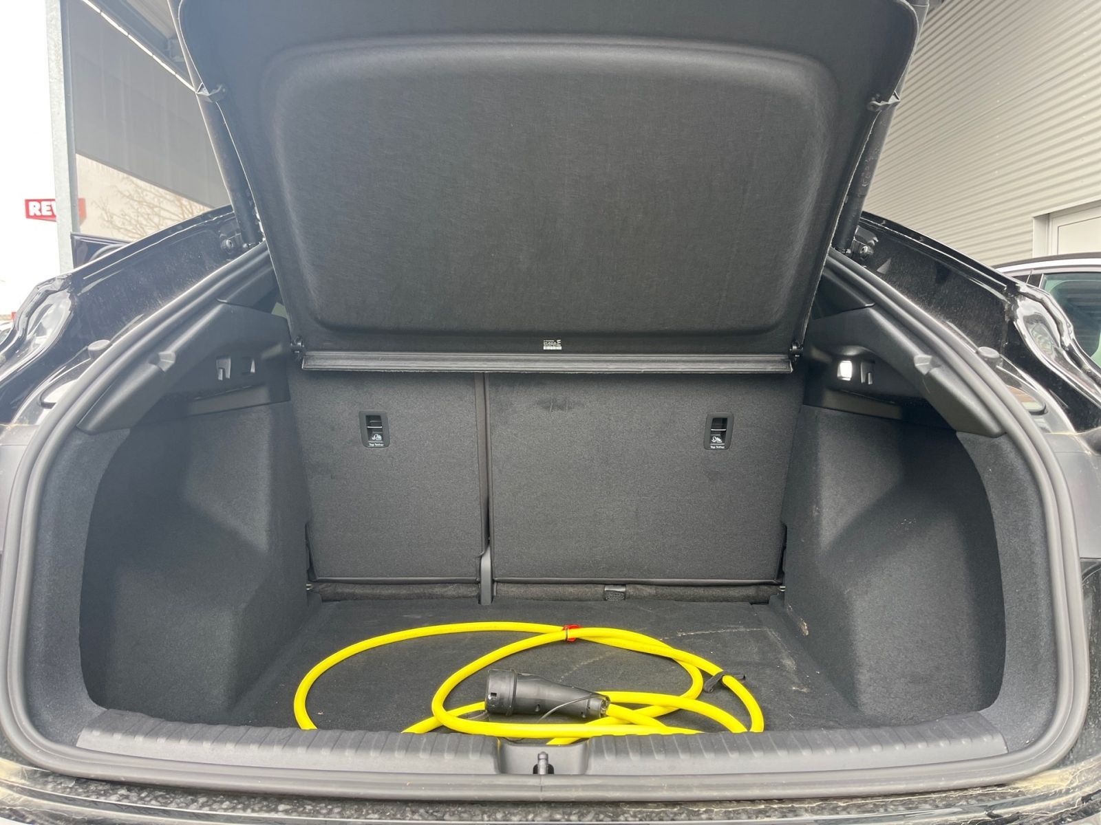 Fahrzeugabbildung Audi Q4 Sportback 50 e-tron quattro 220 kW