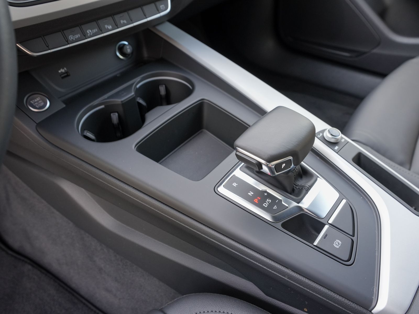 Fahrzeugabbildung Audi A4 Avant advanced 35TFSI Stron Nav LED ACC LEDER