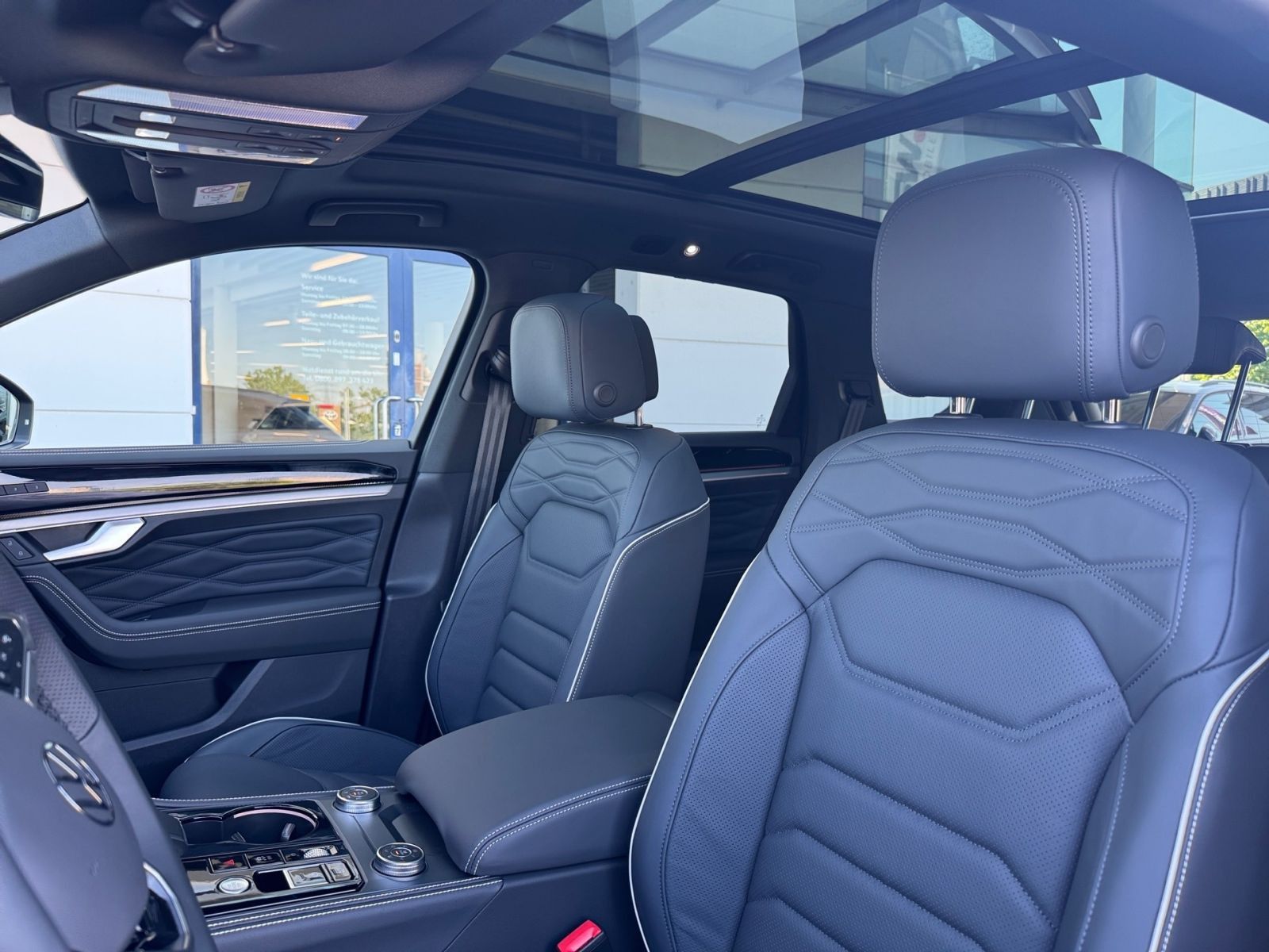 Fahrzeugabbildung Volkswagen Touareg R-Line 3.0 TDI "Black Style-Paket" | *AH