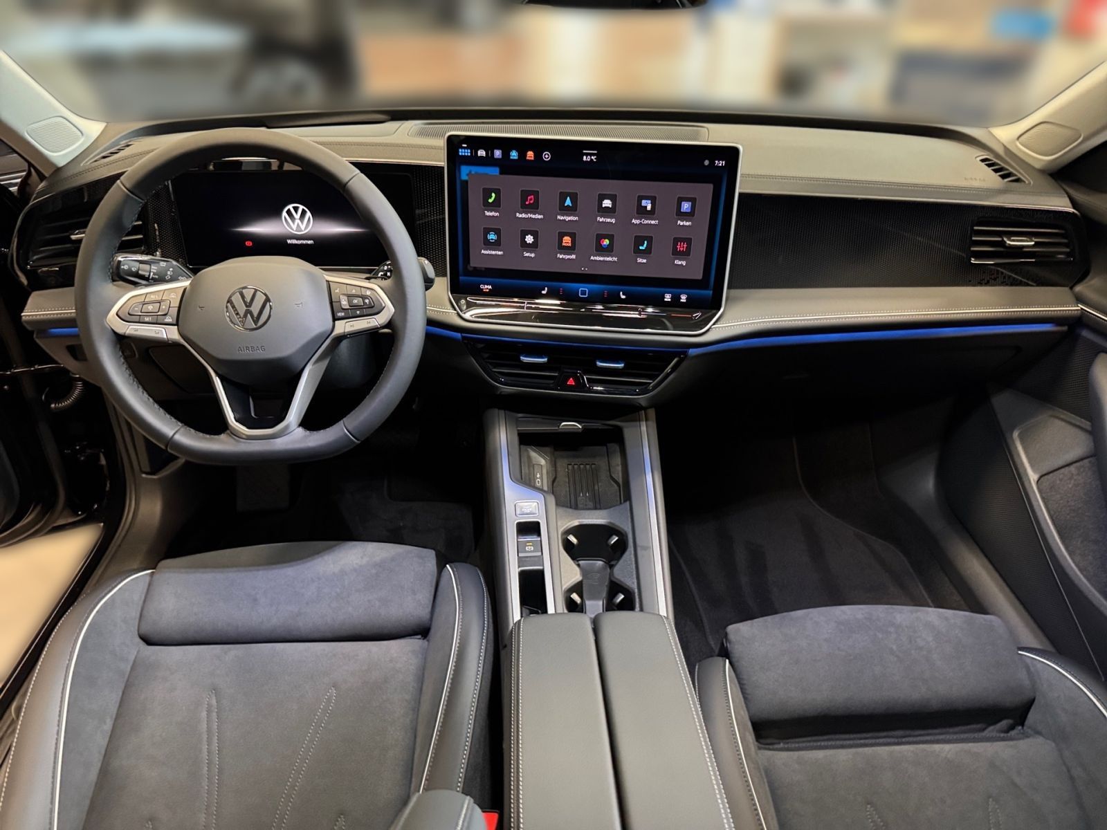 Fahrzeugabbildung Volkswagen Passat Variant Business 2.0 TDI DSG LED SHZ AHK