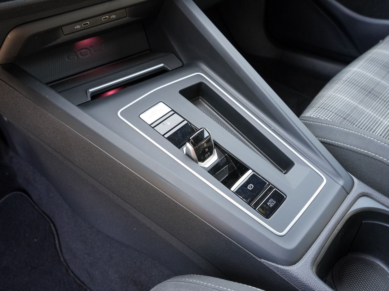 Fahrzeugabbildung Volkswagen Golf GTD 2.0 TDI DSG Navi LED ACC HUD RFK