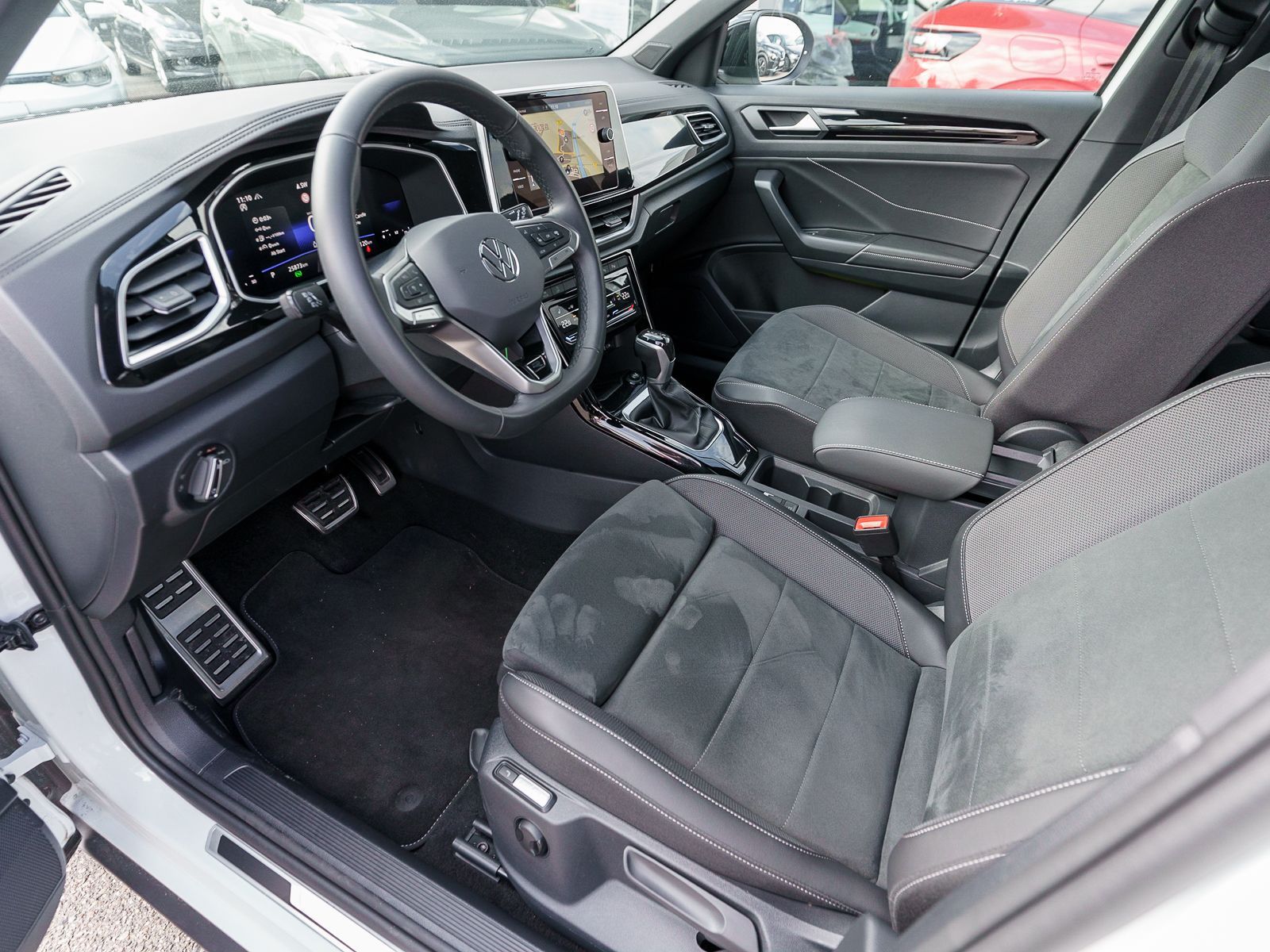 Fahrzeugabbildung Volkswagen T-ROC R-Line 2,0 TDI DSG LED NAVI RFK ACC VC AHK