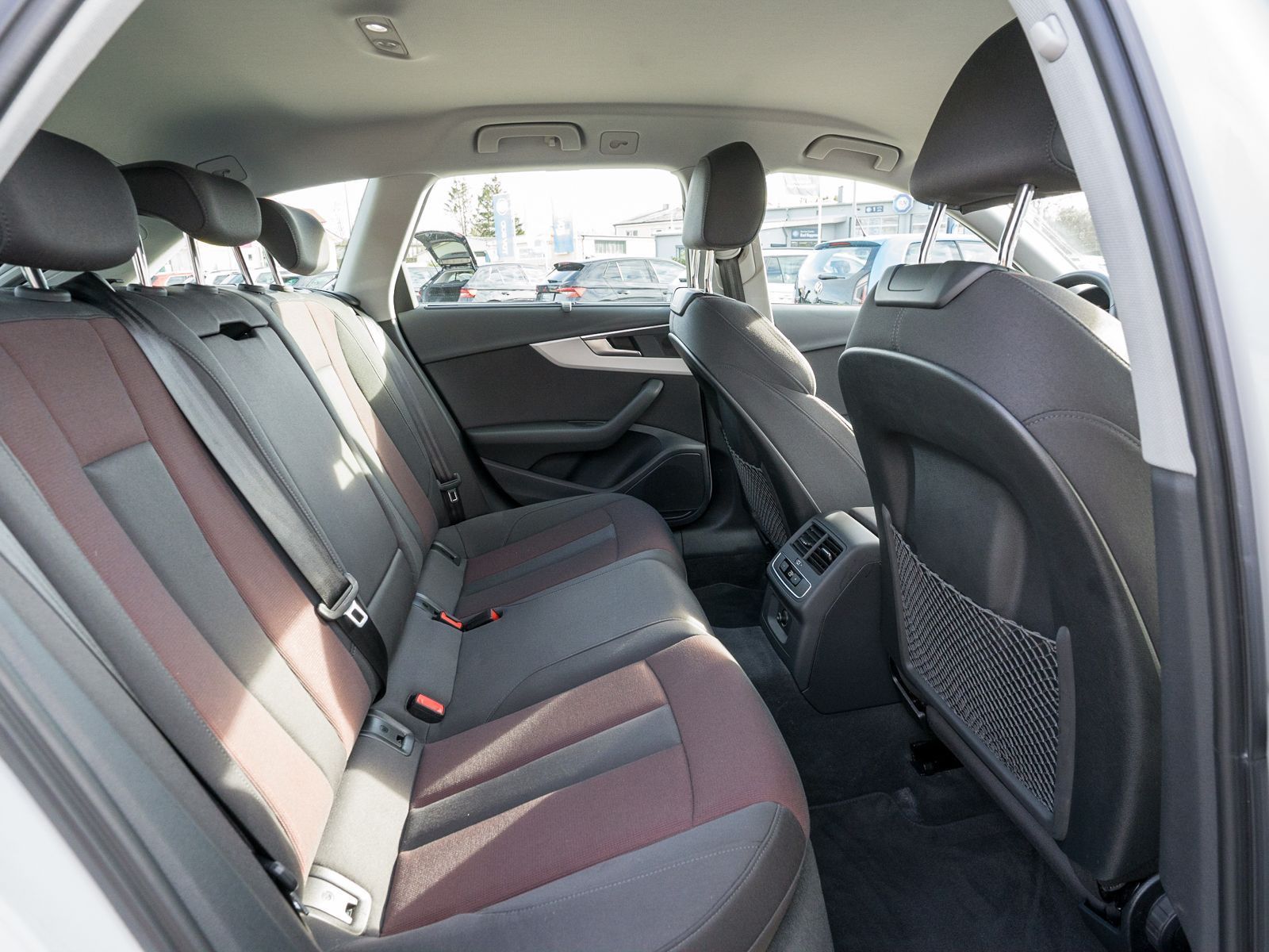 Fahrzeugabbildung Audi A4 Avant Sline 35TDI Stroni Matrix Navi 360° AHK