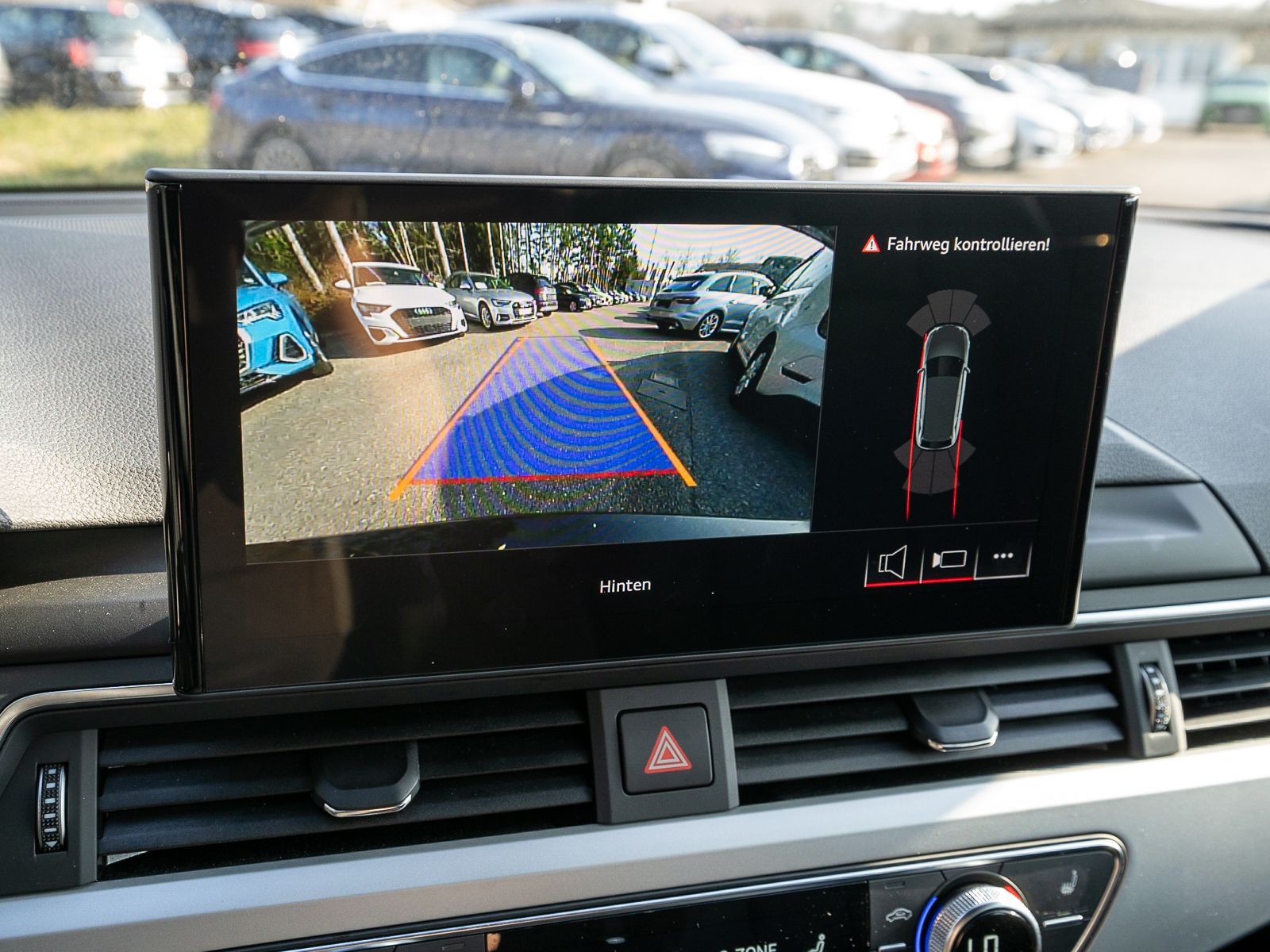 Fahrzeugabbildung Audi A4 Avant advanced 40TFSI quattro Navi LED RFK AC