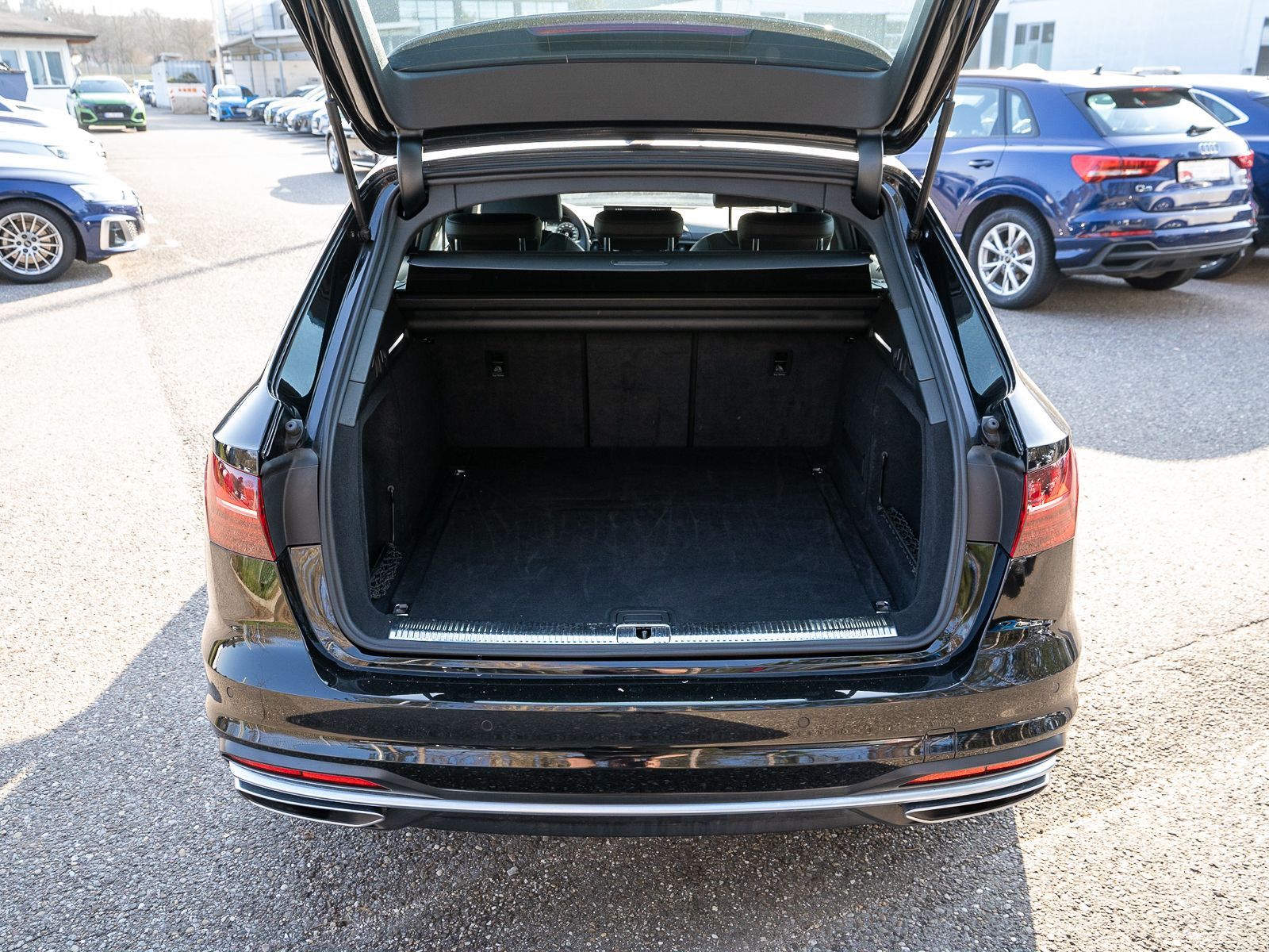 Fahrzeugabbildung Audi A4 Avant advanced 40TFSI quattro Navi LED RFK AC