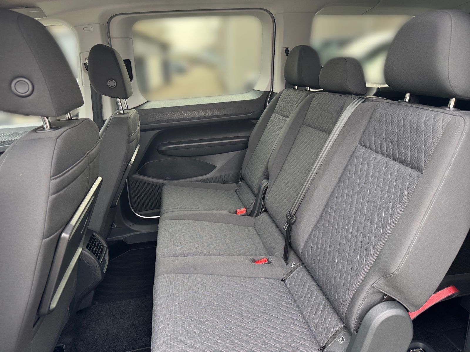 Fahrzeugabbildung Volkswagen Caddy Maxi "Goal" 7-Sitzer 2.0 TDI DSG LED NAVI