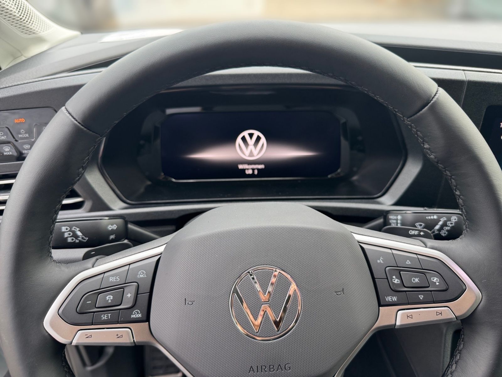 Fahrzeugabbildung Volkswagen Caddy Maxi "Goal" 7-Sitzer 2.0 TDI DSG LED NAVI