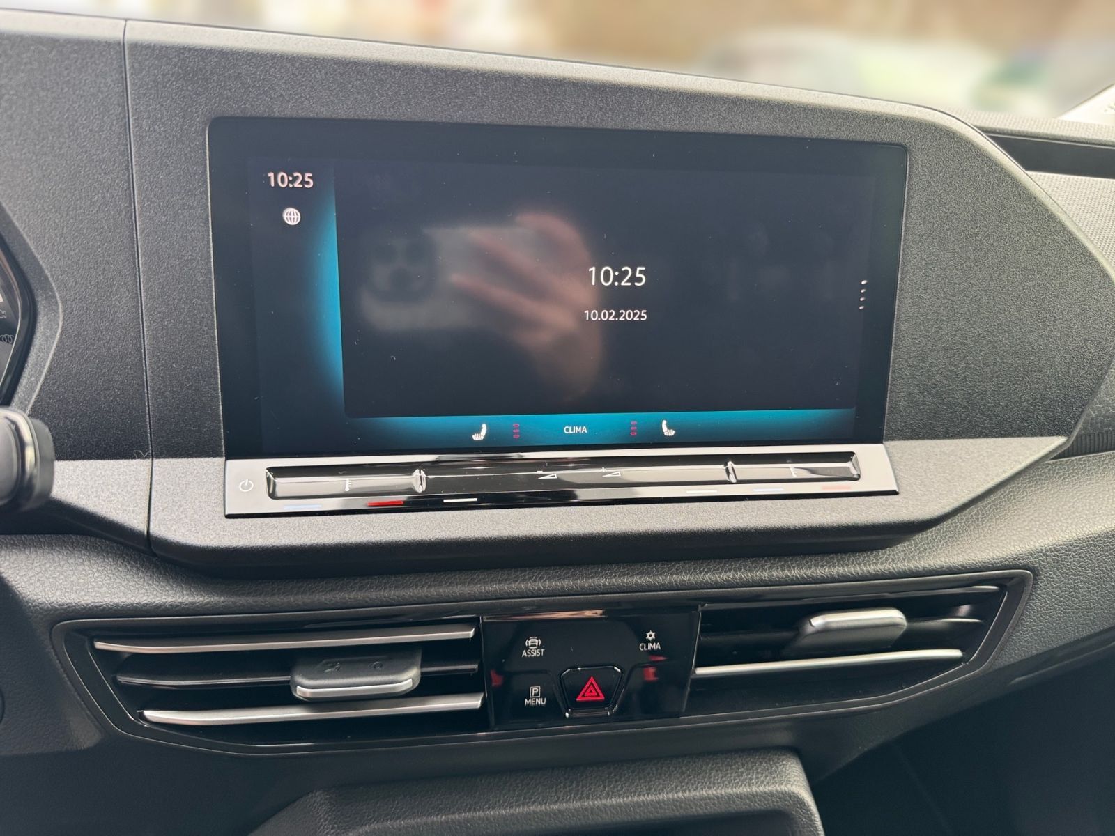 Fahrzeugabbildung Volkswagen Caddy Maxi "Goal" 7-Sitzer 2.0 TDI DSG LED NAVI