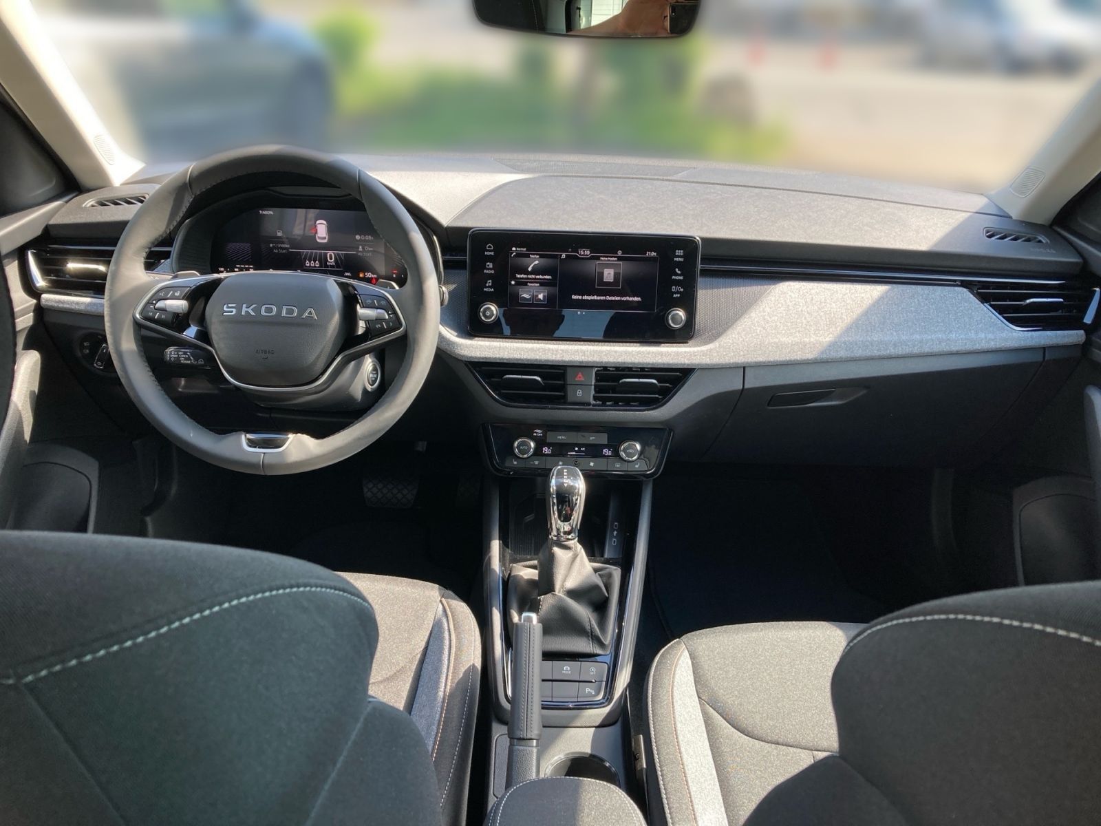 Fahrzeugabbildung SKODA Kamiq Tour 1,0 TSI 116PS DSG SHZ Kamera PDC ACC
