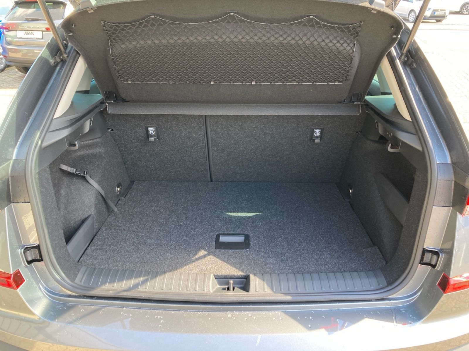 Fahrzeugabbildung SKODA Kamiq Tour 1,0 TSI 116PS DSG SHZ Kamera PDC ACC