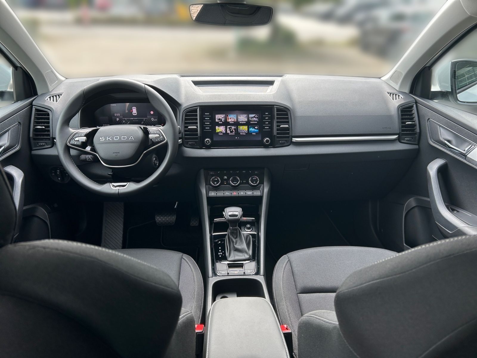 Fahrzeugabbildung SKODA Karoq Tour 1,5 TSI 150PS DSG ACC Kamera SHZ ACC