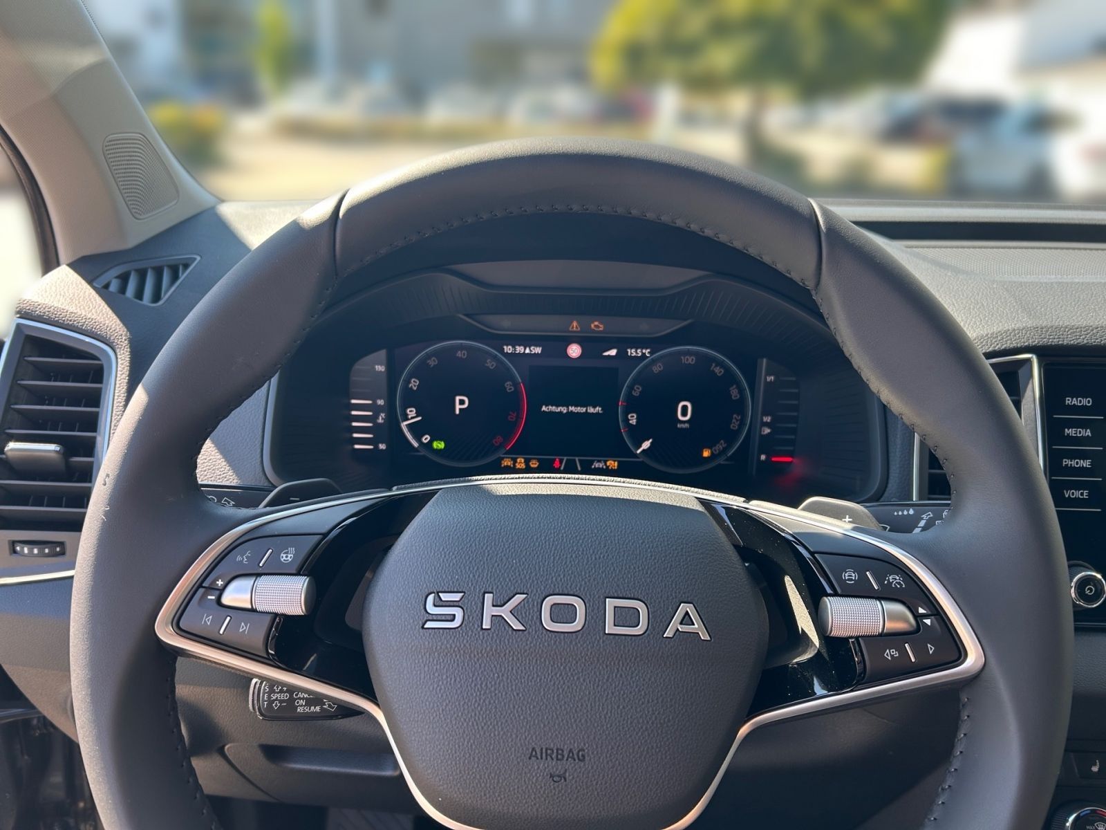Fahrzeugabbildung SKODA Karoq Selection 1,5 TSI 150S DSG ACC Kamera AHK
