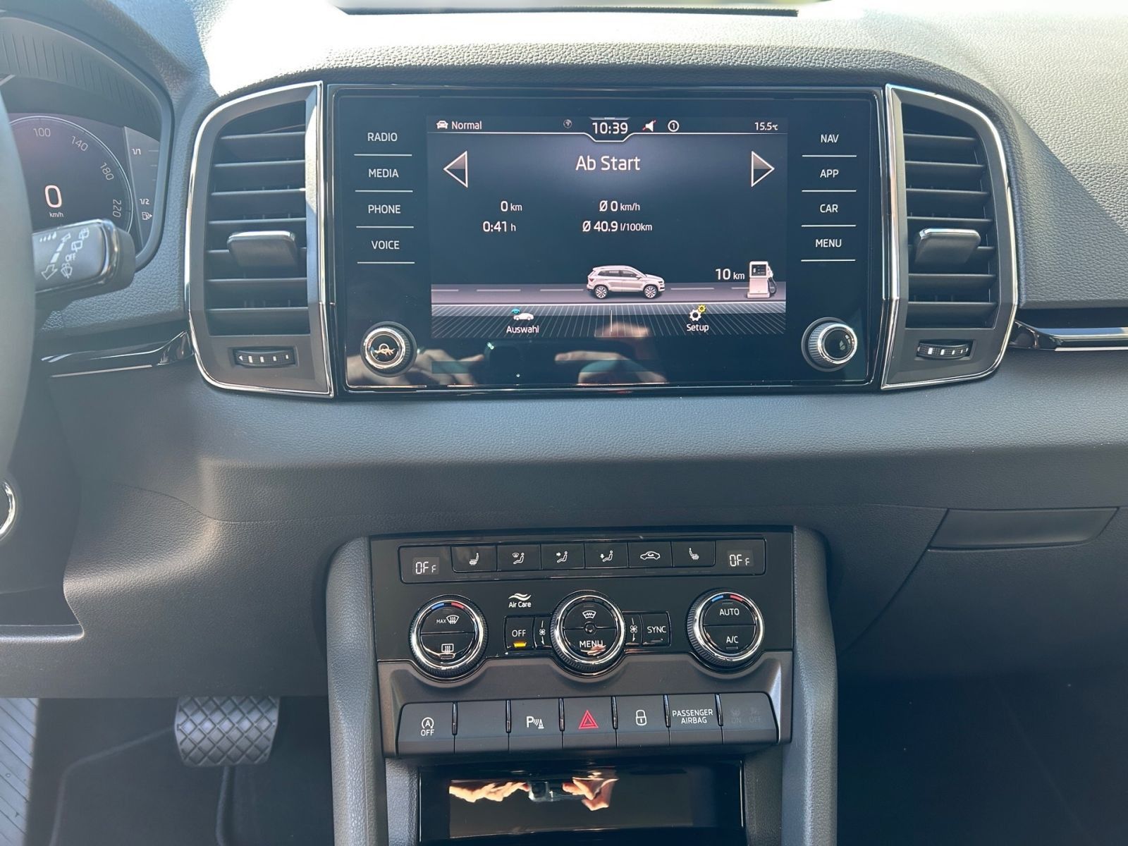 Fahrzeugabbildung SKODA Karoq Selection 1,5 TSI 150S DSG ACC Kamera AHK