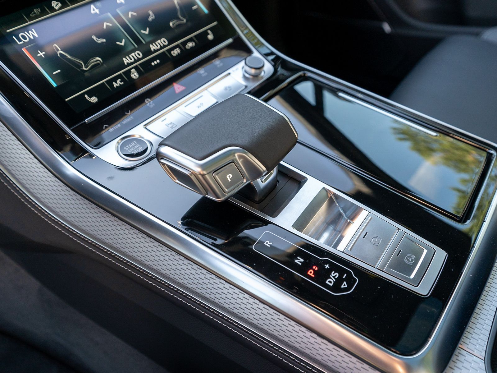 Fahrzeugabbildung Audi Q7 60 TFSI e S line qu. FACELIFT Navi Pano 360°