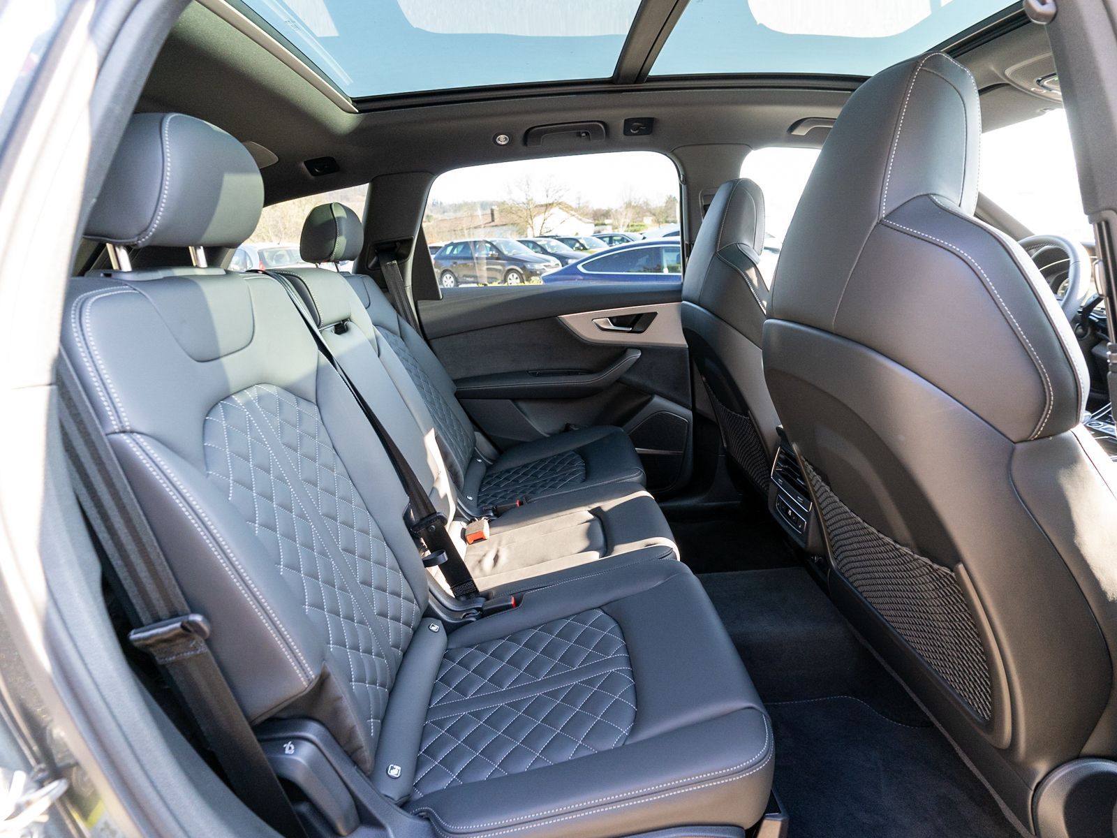 Fahrzeugabbildung Audi Q7 60 TFSI e S line qu. FACELIFT Navi Pano 360°