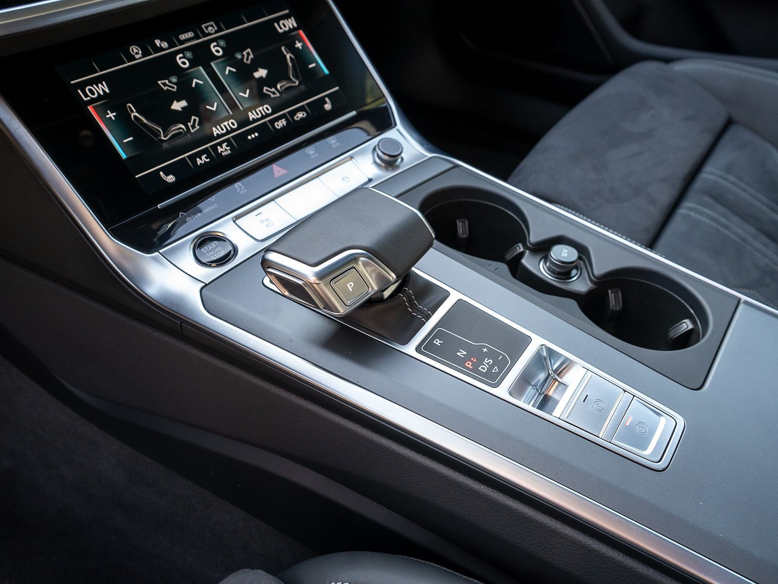 Fahrzeugabbildung Audi A6 Avant Sline 40TDI quattro Navi Matrix Pano VC
