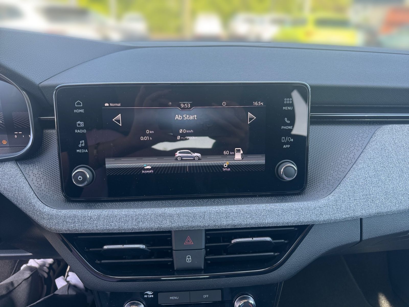Fahrzeugabbildung SKODA Kamiq Tour 1,0TSI 116PS Smart Kamera SHZ PDC AHK
