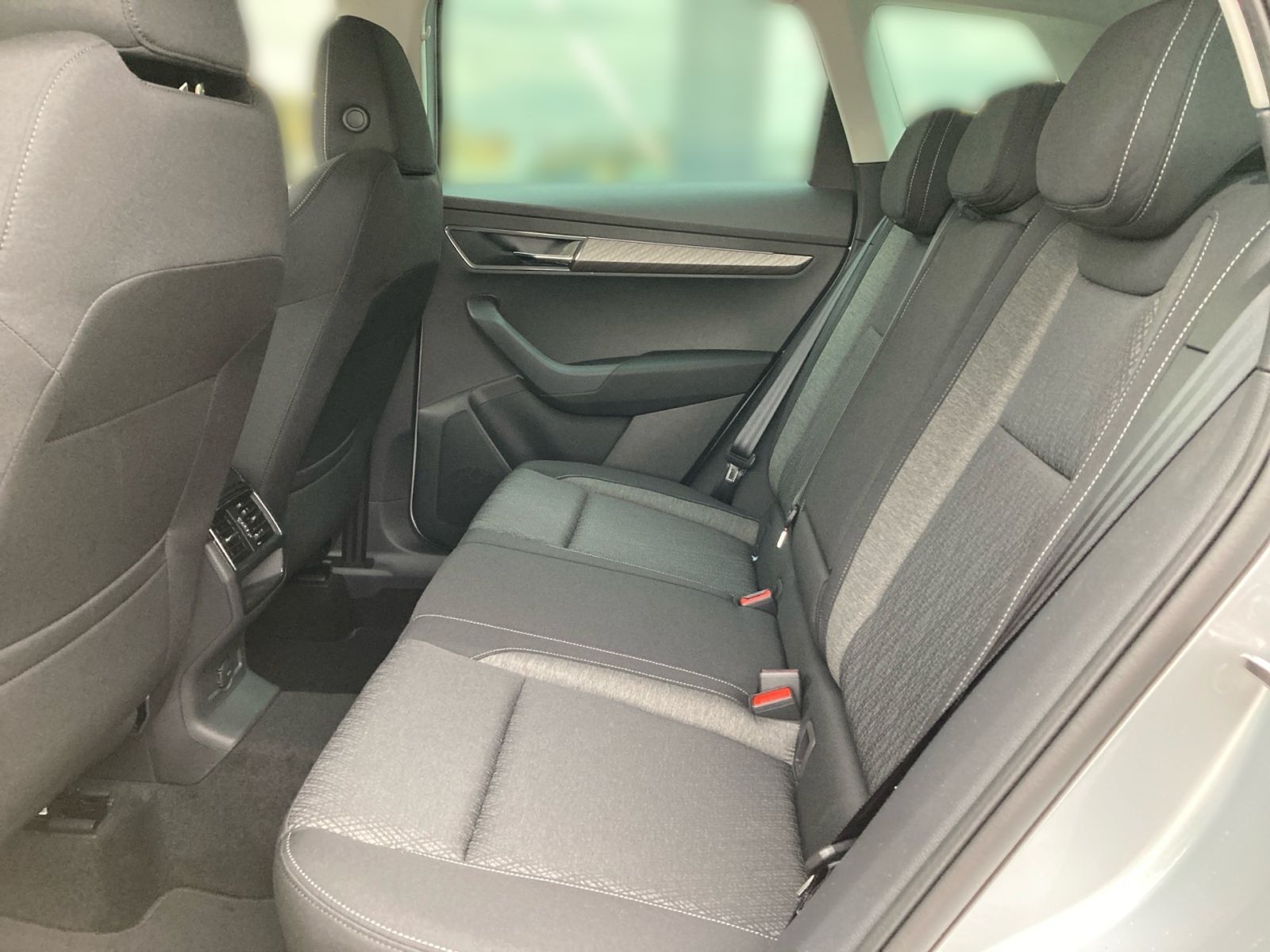 Fahrzeugabbildung SKODA Karoq Selection 1,5 TSI 150PS DSG ACC Kamera AHK