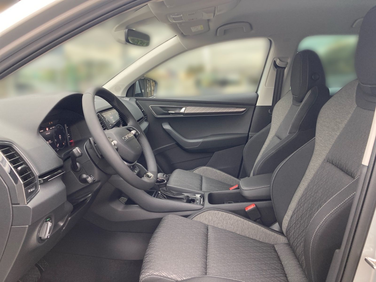 Fahrzeugabbildung SKODA Karoq Selection 1,5 TSI 150PS DSG ACC Kamera AHK
