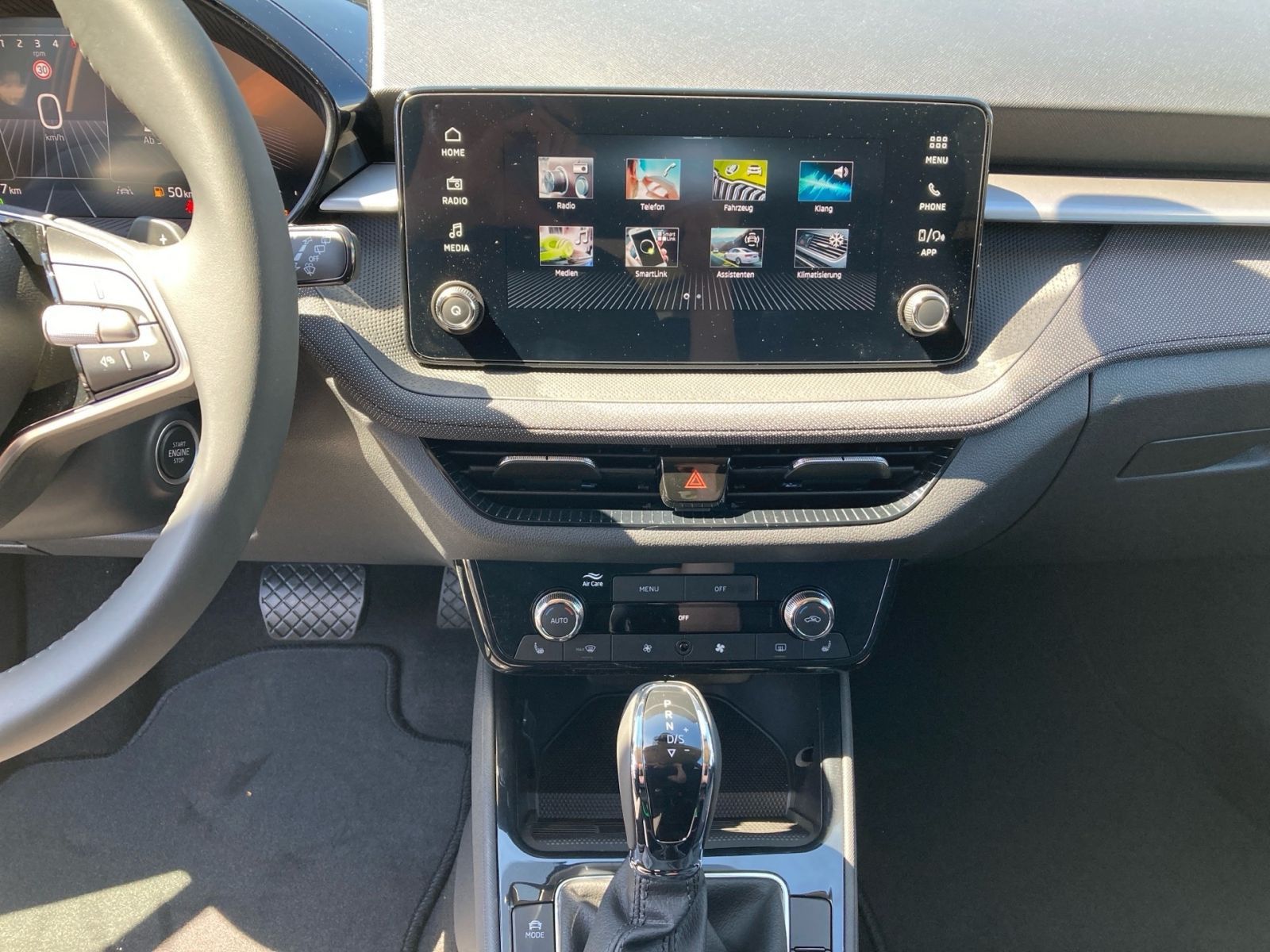 Fahrzeugabbildung SKODA Fabia Tour 1,0 TSI 116PS DSG ACC PDC Kamera SHZ