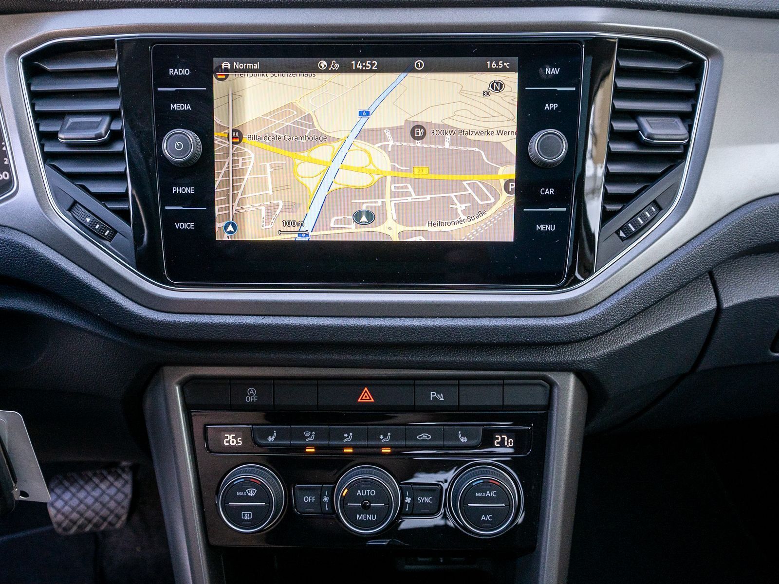 Fahrzeugabbildung Volkswagen T-ROC Style 4Motion 2,0TDI DSG NAVI PANO RFK AHK