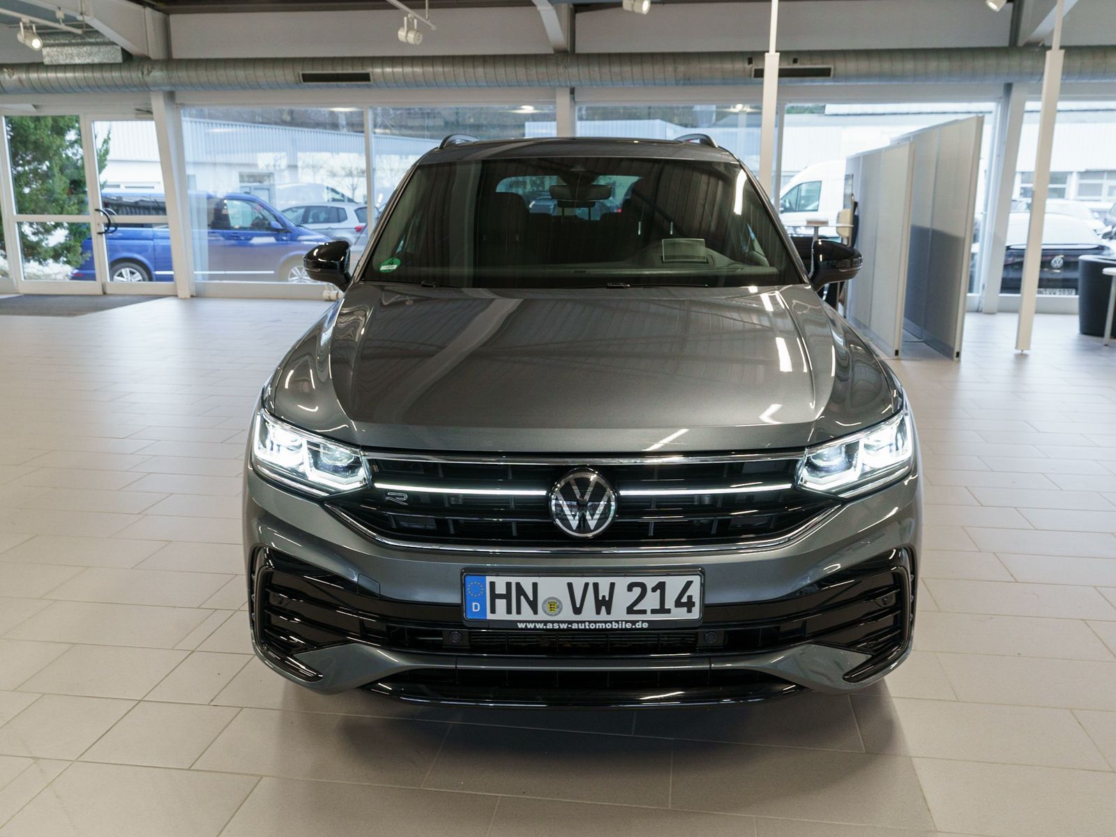 Fahrzeugabbildung Volkswagen Tiguan Allspace R-Line 4M 2.0TDI DSG AHK 7Sitzer